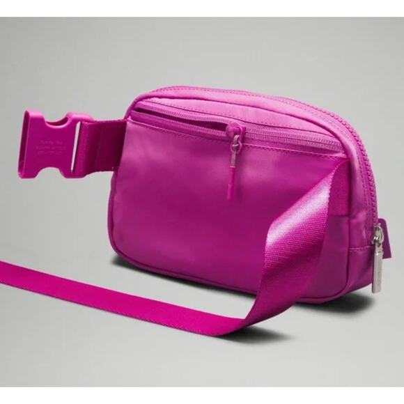 NWT Lululemon Everywhere Belt Bag Pow Pink Tone - Picture 3 of 7